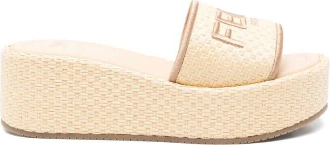 Fendi Beige Slip-On Plateau Sandalen
