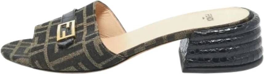 Fendi Vintage Pre-owned Canvas heels Brown Dames