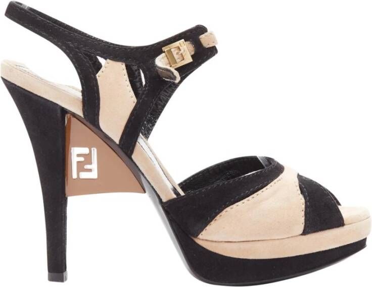 Fendi Vintage Tweedehands Elegante Plateau Sandaal met Enkelband en Hakdetail