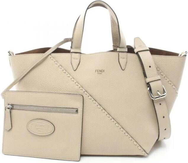 Fendi Vintage Tweedehands omvormbare leren boodschappentas met verstelbare band en binnenzakken