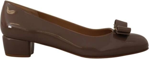 Salvatore Ferragamo Bruine Naplak Kalfsleren Pumps Schoenen Brown Dames