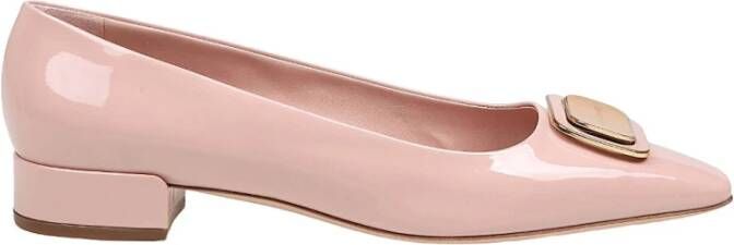Salvatore Ferragamo Hoge hakken New Vara Plate Pumps In Pink Patent Leather in roze