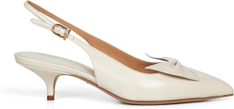 Ferragamo Elegante Kitten Heel Sandalen Ivory