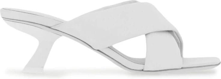 Salvatore Ferragamo Witte Lamsvacht Crossover-Strap Muiltjes White Dames