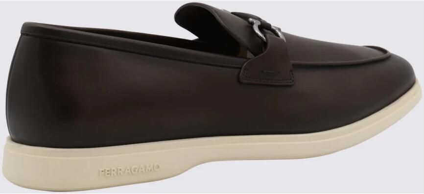 Ferragamo Bruine platte loafers met zilveren detail - Foto 3