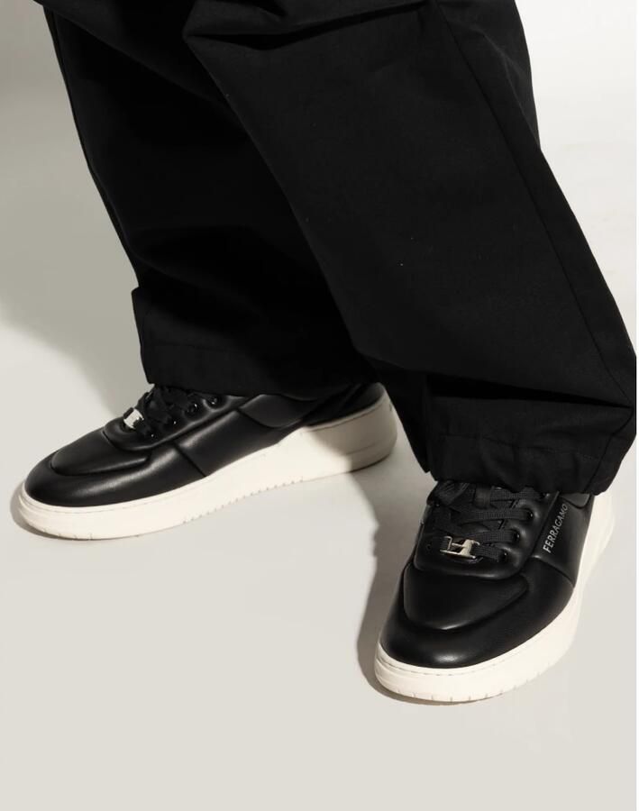 Ferragamo Caro Low-Top Logo Sneakers - Foto 2