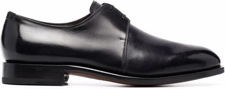 Ferragamo Derby veterschoenen met a delvormige neus