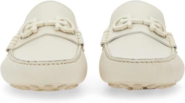 Ferragamo Gancini Ornament Loafer - Foto 4