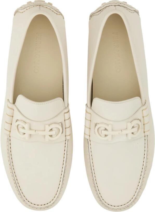 Ferragamo Gancini Ornament Loafer - Foto 2