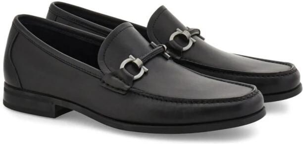 Ferragamo Gancini Ornament Loafer - Foto 9
