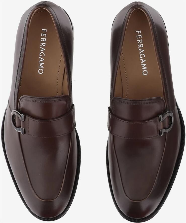 Ferragamo Gancini Ornament Moccasin - Foto 2