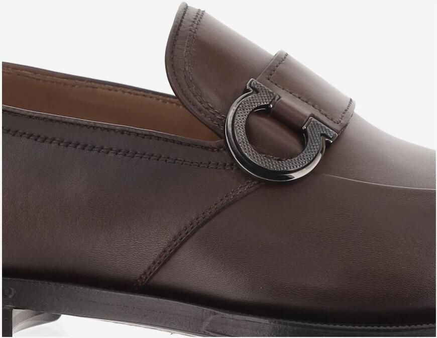 Ferragamo Gancini Ornament Moccasin - Foto 3