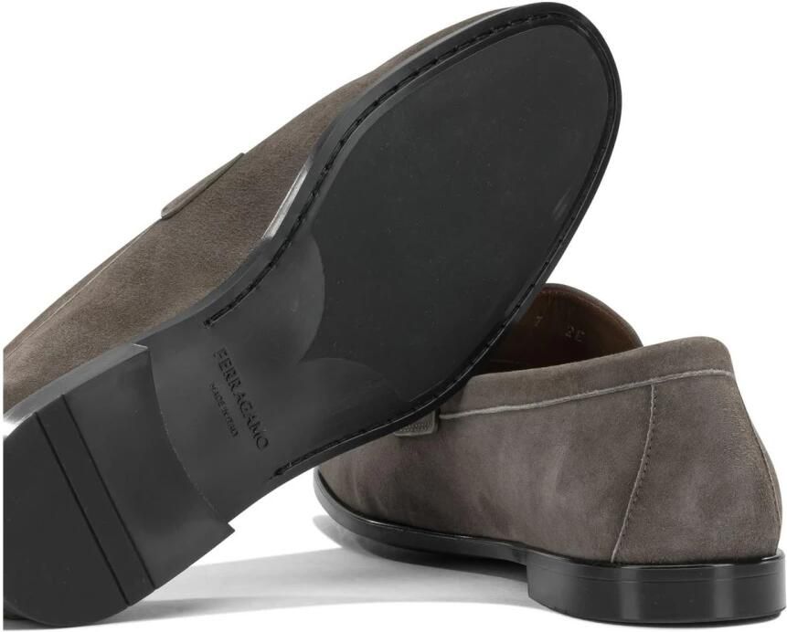 Ferragamo Gancini Suède Loafers - Foto 2