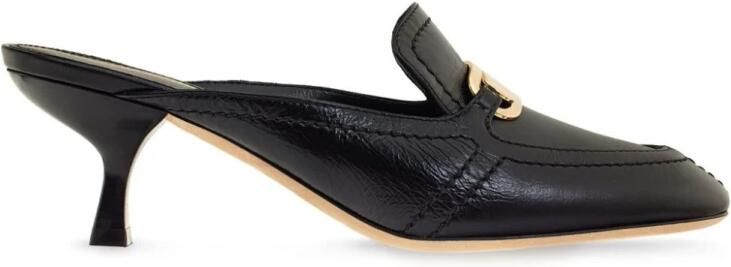 Salvatore Ferragamo Geëmbosseerde Krokodil Middelhak Schoenen Black Dames