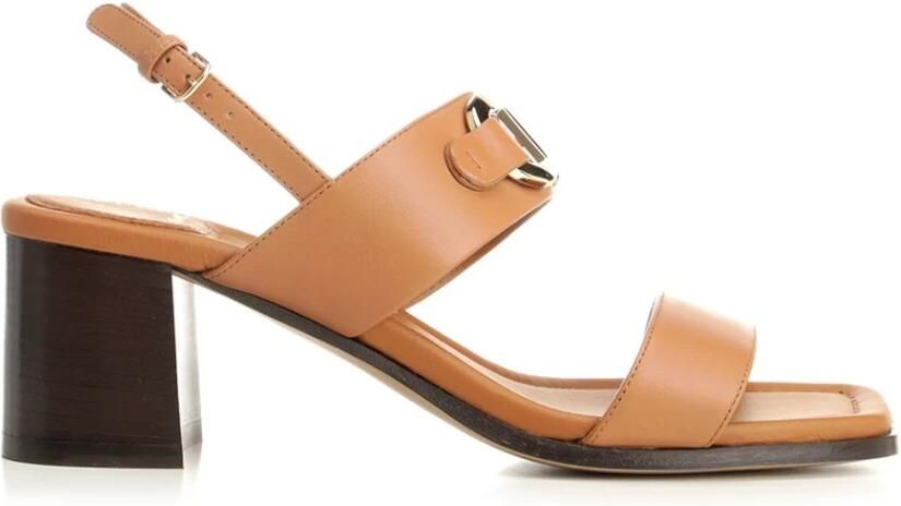 Salvatore Ferragamo Sandalen Brown Leather Sandals With Buckle Detail in bruin