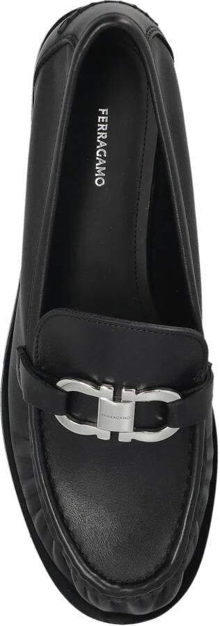Ferragamo Gancini Ornament Moccasin - Foto 6