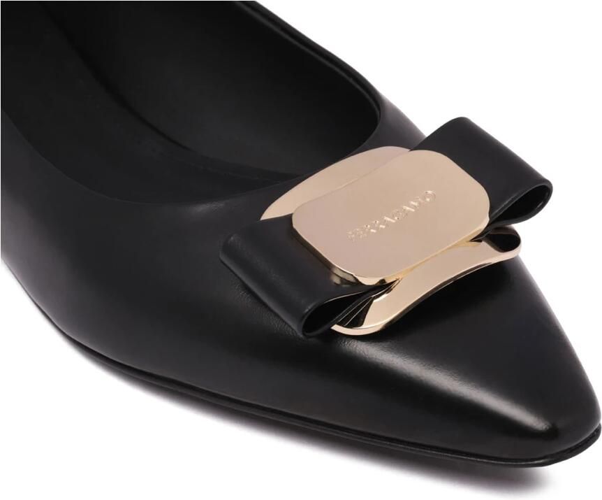 Salvatore Ferragamo Elegante Monogram Strik Ballerina Flats Black Dames