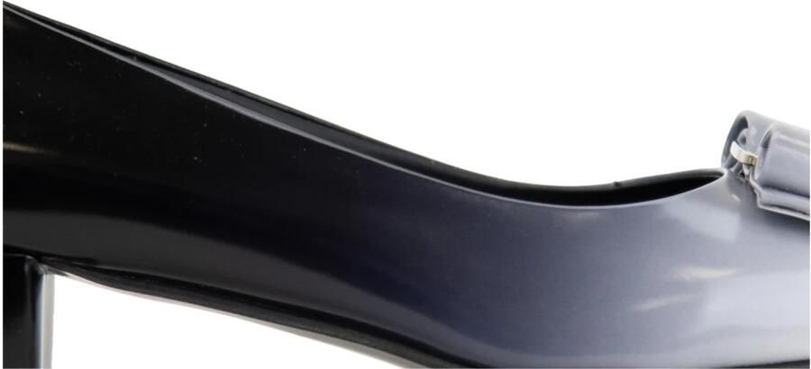 Ferragamo P pumps met ronde neus en lint