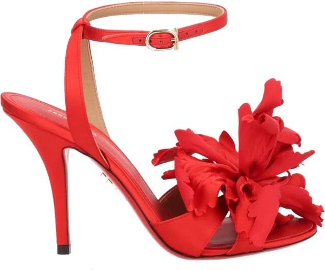 Ferragamo Runway Flowers