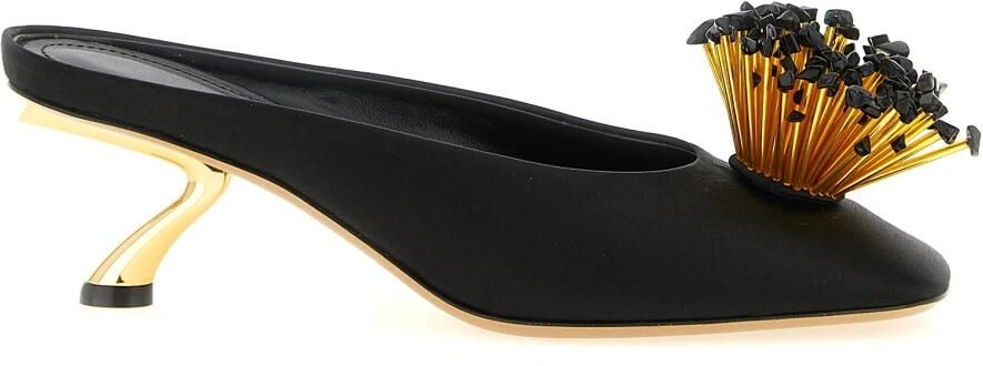 Ferragamo Sandalen met vierkante neus en lage hak met kristallen
