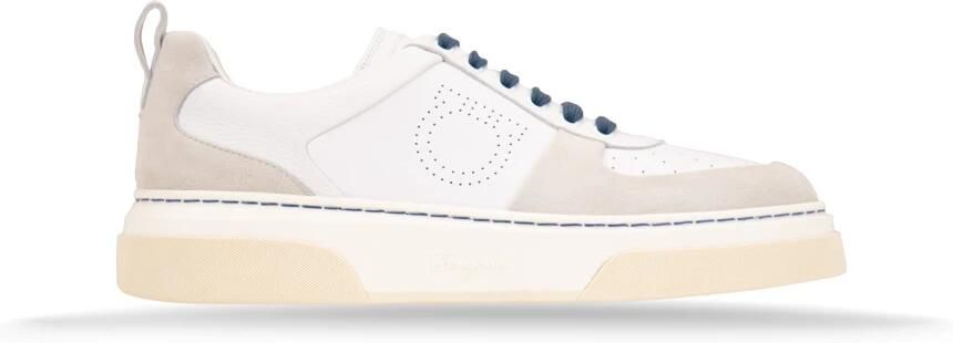 Salvatore Ferragamo Witte Sneakers met Rondeeus en Vetersluiting White Dames