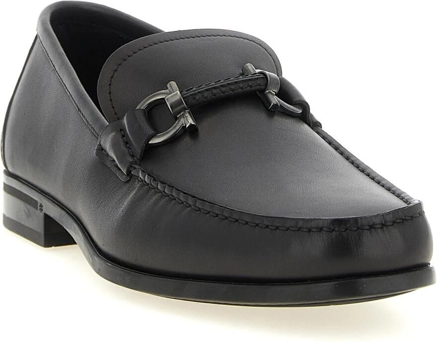 Ferragamo Gancini Ornament Loafer - Foto 2