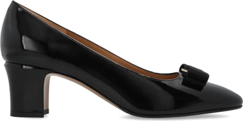 Ferragamo Vara Pumps met Hak