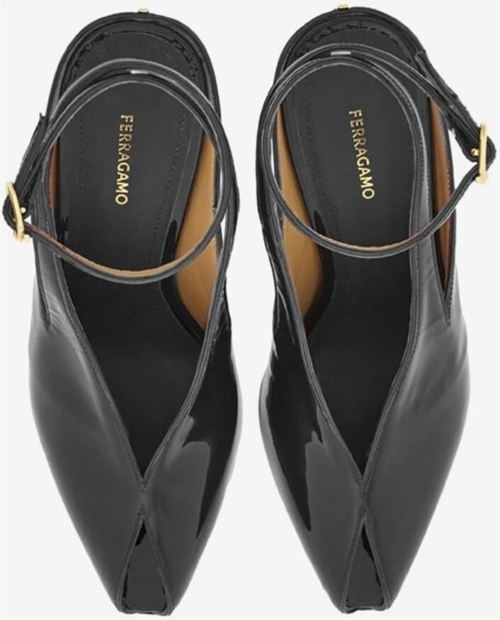 Ferragamo Zwarte sleehak sandalen met verstelbare band