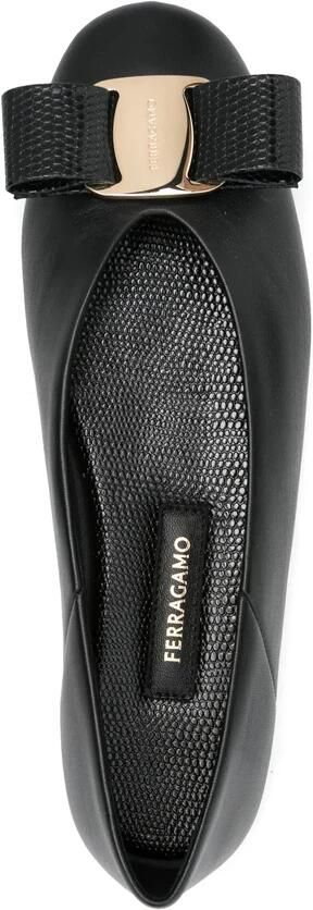 Ferragamo Zwarte Strik Slip-On Schoenen Ronde Neus