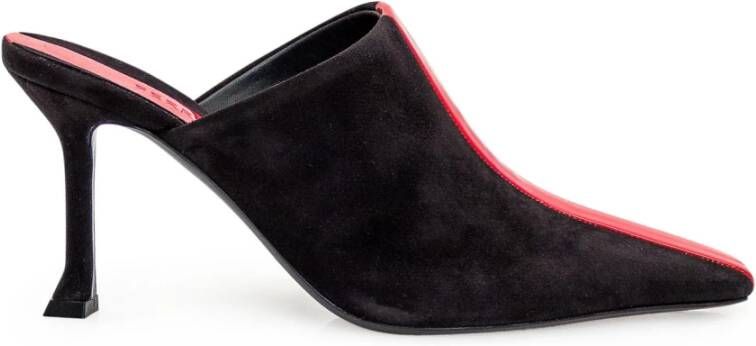 Salvatore Ferragamo Zwarte Suède Sandalen met Rode Contrastdetail Multicolor Dames