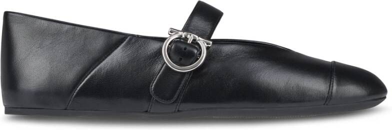 Ferragamo Platte schoenen in zwart leer