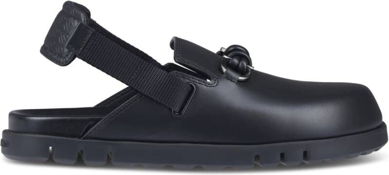Ferragamo Platte schoenen van zwart leer