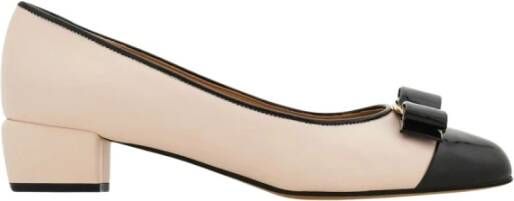 Ferragamo Pumps met Puntneus en Strik