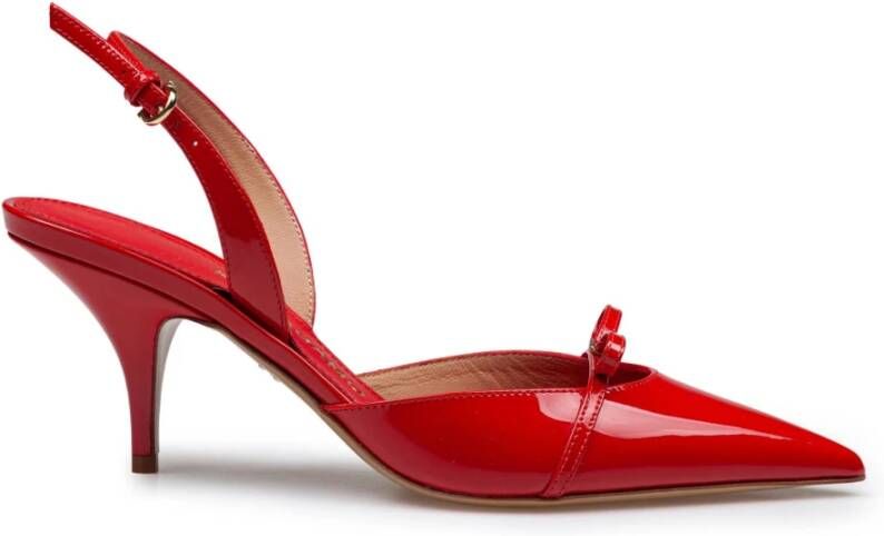 Salvatore Ferragamo Ornament Pumps met Verlengde Neus en Slingback Red Dames