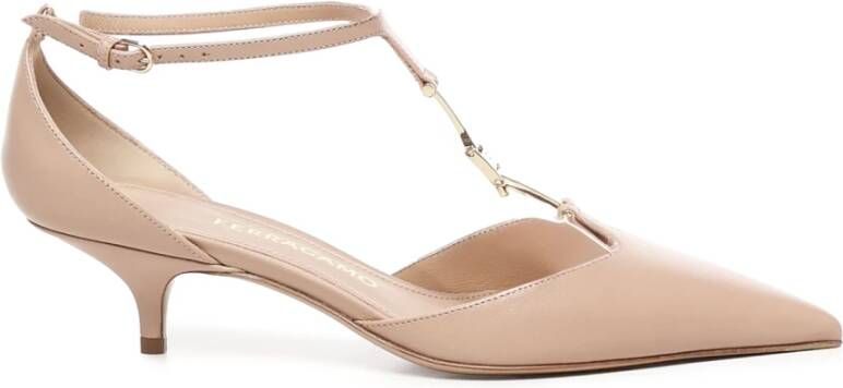 Ferragamo Roze Geitenleren Puntige Neus Hakken