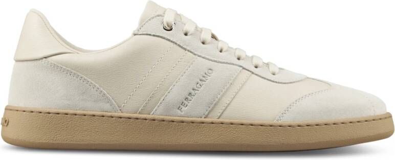 Ferragamo Sneakers in Cashmere Mascarpone Stijl