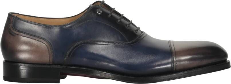Ferragamo Stijlvolle leren veterschoenen