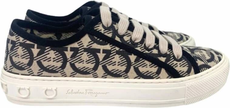 Ferragamo Stijlvolle Sneakers voor dagelijks gebruik