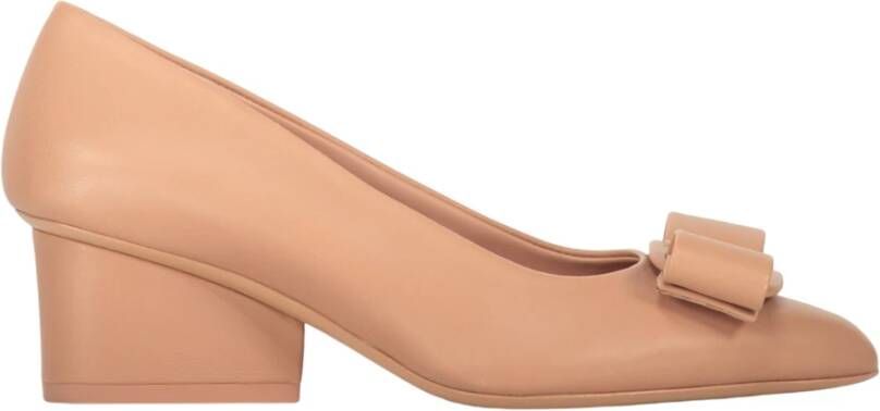 Ferragamo Strik Voorkant Leren Kitten Hak Pumps