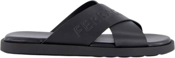 Ferragamo Zwarte Kalfsleren Sandalen met Kruisbanden