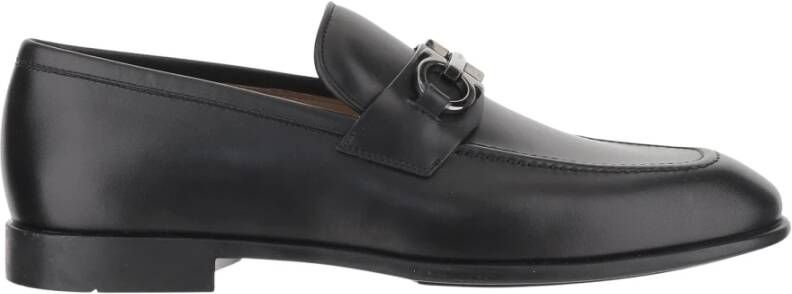 Ferragamo Zwarte Leren Loafers met Haakdetail