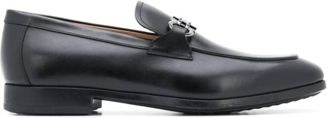 Ferragamo Zwarte leren puntige enkellaarsjes