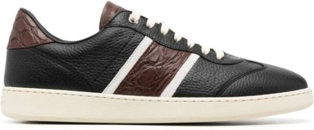 Ferragamo Zwarte leren sneaker met rubberen zool