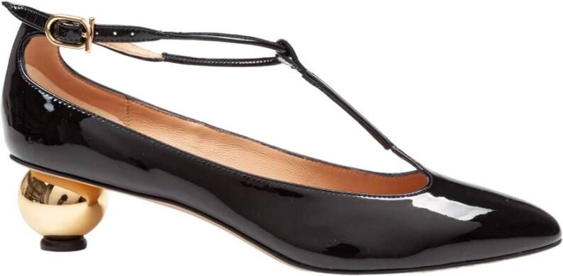 Ferragamo Zwarte T-Strap Pumps Elegante Stijl