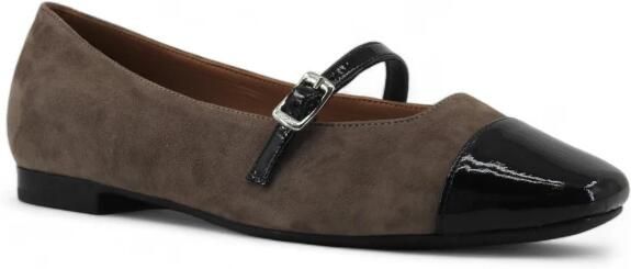 Frau Daino Ballerina