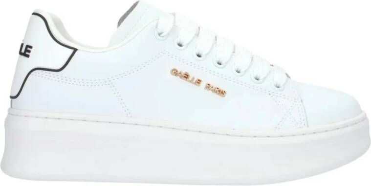 Gaëlle Paris Witte leren sneakers met logopatch