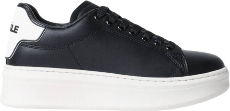 Gaëlle Paris Zwarte Sneakers met Rubberen Patch Dames