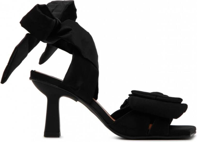 Ganni Zwarte Satijnen Strik Sandalen met Hak