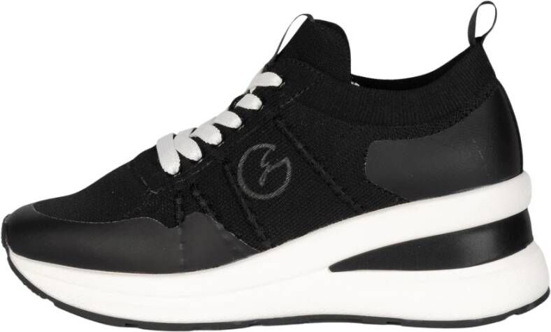 Gattinoni Zwarte Sneakers met Rubberen Zool en Veters