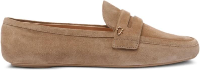Gianvito Rossi Beige Loafers met Goudkleurige Logo Plaque
